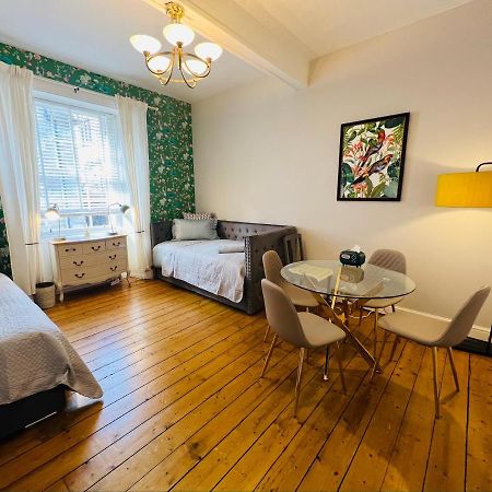 Old Town Centre Apartment 5 Mins To Edinburgh Castle Edimburgo Exterior foto